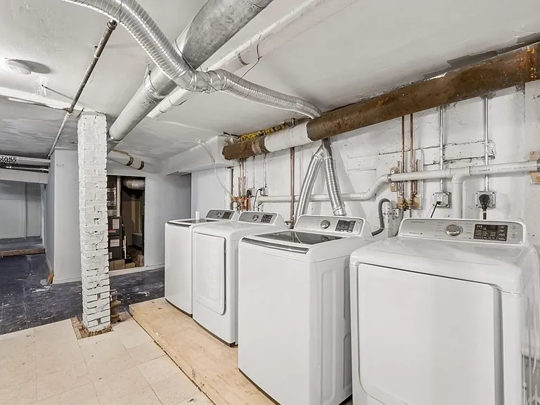 79 Derby St #1 — Photo 9