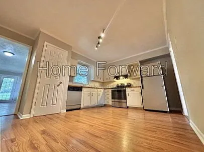 4 bed, 2.0 bath, 1576 sqft, $1,995 — Photo 4