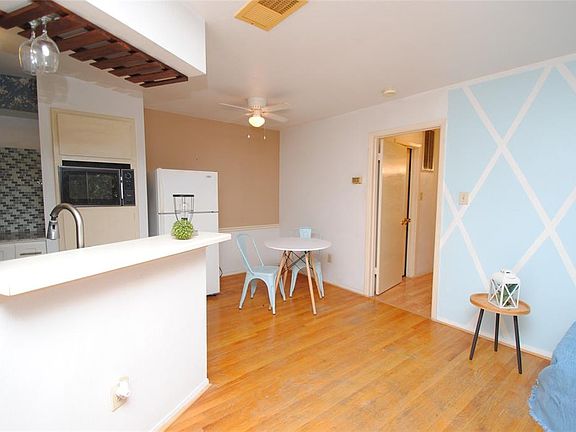 4th image of 2626 Holly Hall St APT 504