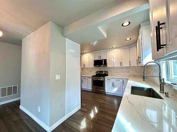 4th image of 27811 NE 151st St
