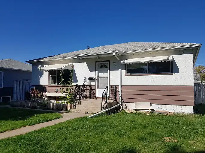 2 bed, 1.0 bath, 803 sqft, $900 — Photo 2