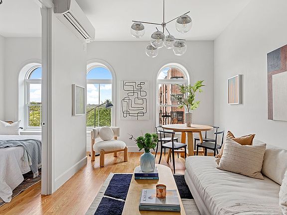 5th image of 153 Chauncey St APT 2A