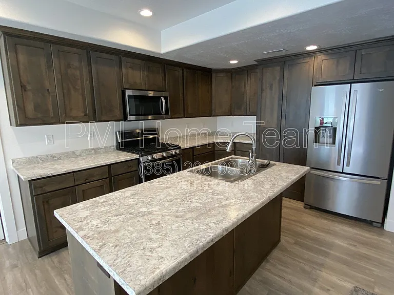 1284 E Mary Ln — Photo 1