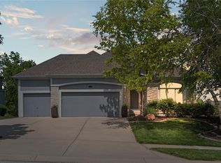 19004 W 98th Ter, Lenexa, KS 66220