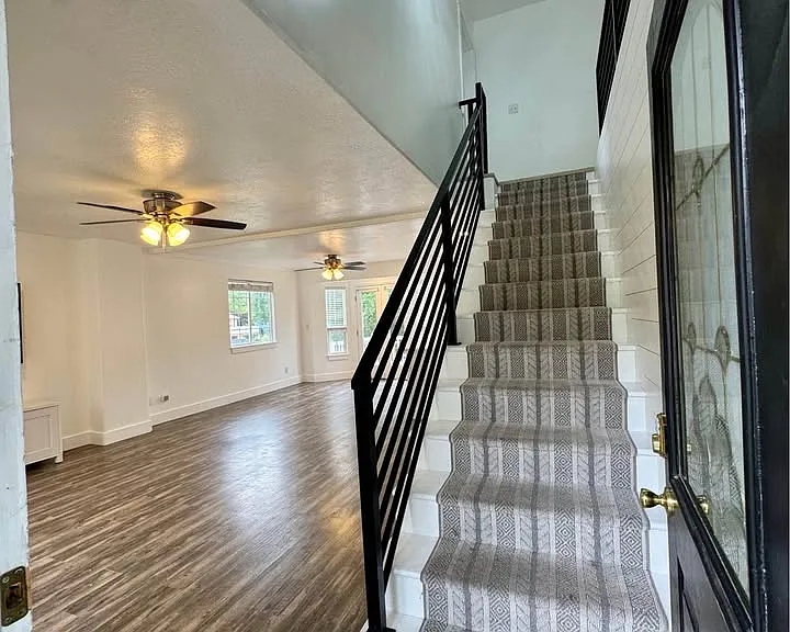 675 E 500 N — Photo 23