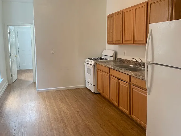 154 Lafayette St #1 — Photo 10