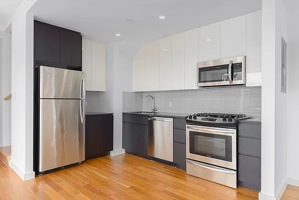 Rented by Keller Williams NYC | media 23