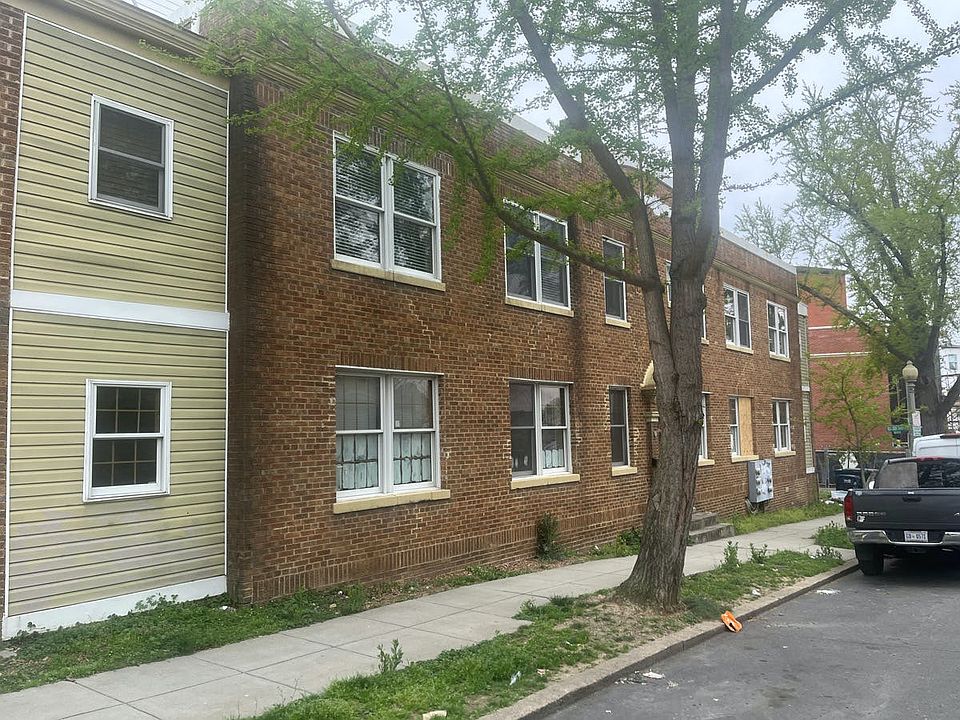 2nd image of 3701 9th St NW