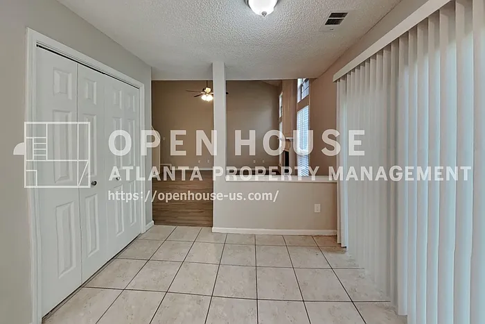 596 Lullingstone Dr SE — Photo 7