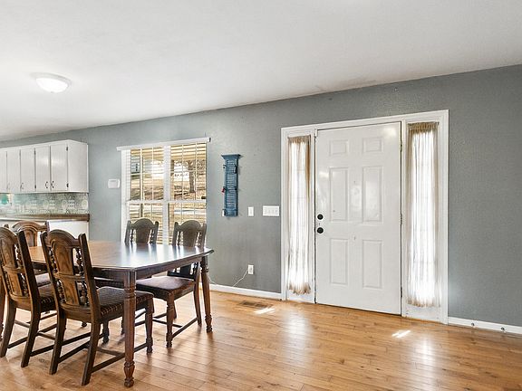 4th image of 192 Shady Ct