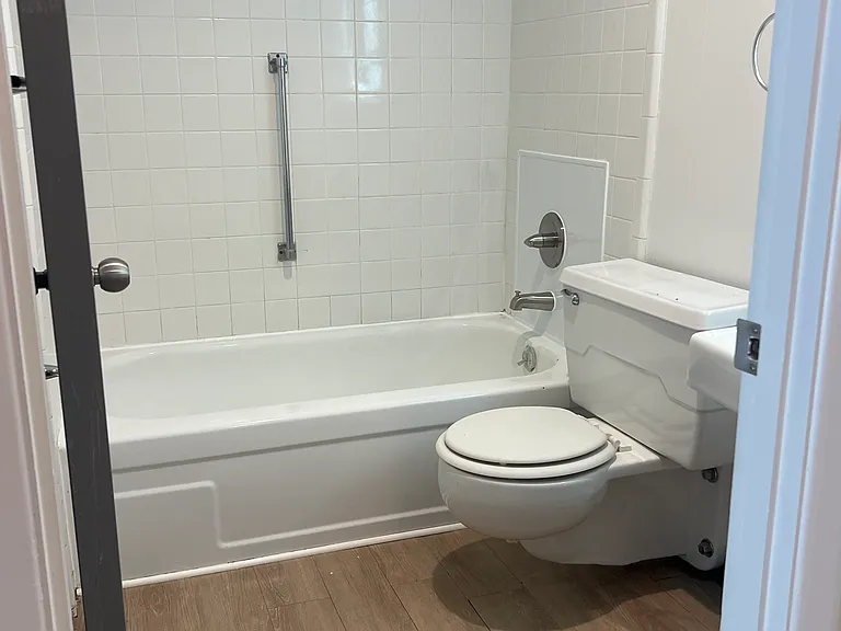 5 Woodsdale Dr #202 — Photo 5