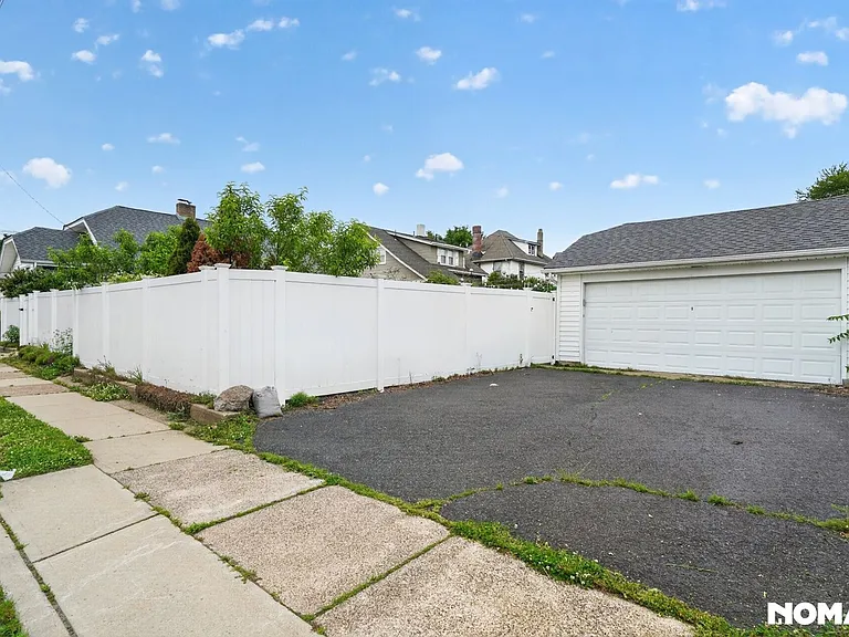 189 Lafayette Ave — Photo 26