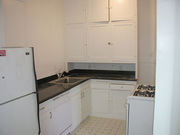 2nd image of 2300 Francisco St APT 204