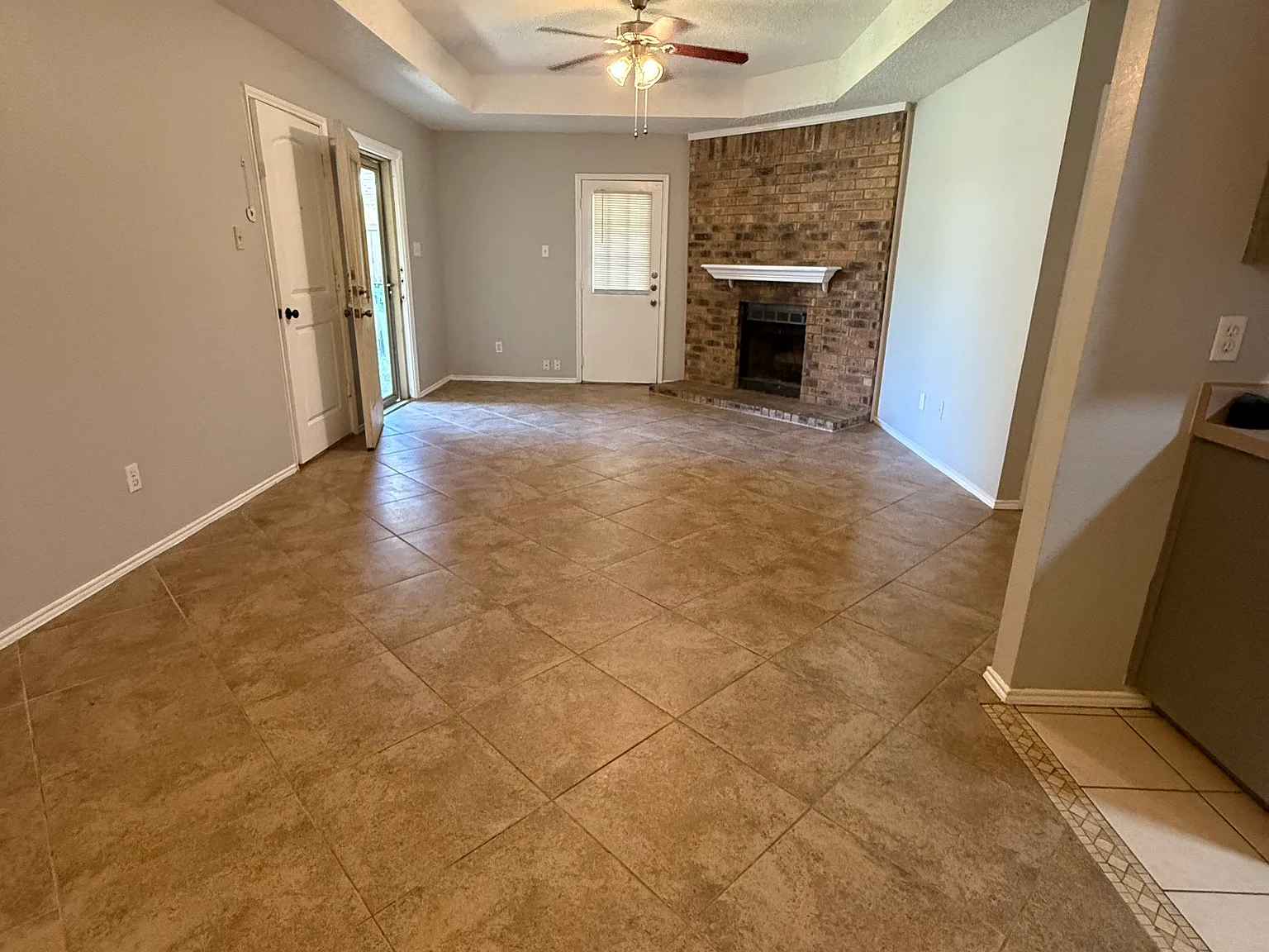7510 April Ln — Photo 3