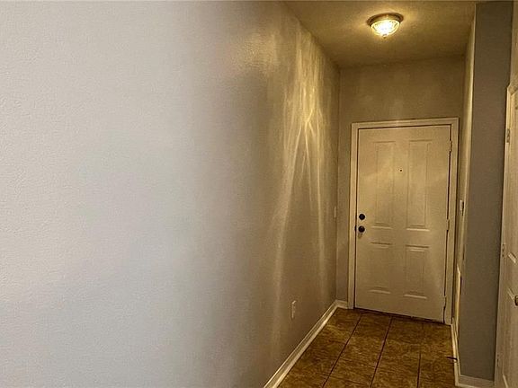 3rd image of 8006 Hemingway Cir #8006