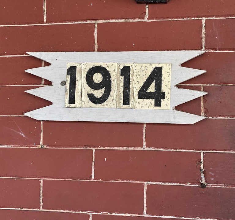 1st image of 1914 W Carey St