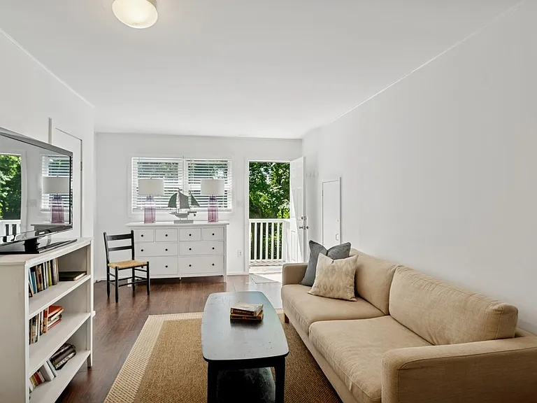 71 Cove Hollow Rd — Photo 38