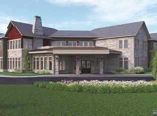 245 Wyckoff Ave, Waldwick, NJ 07463