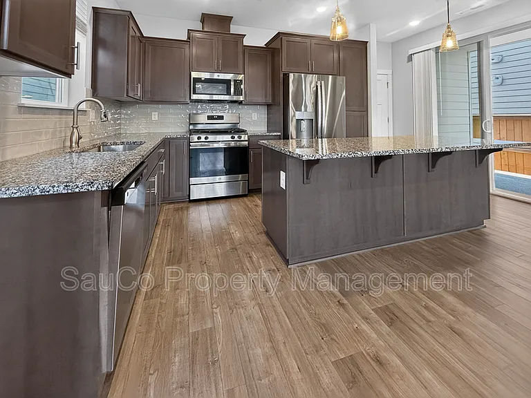 3909 SE Zircon Ln — Photo 5