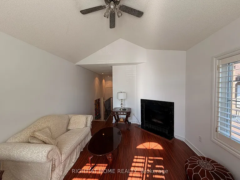 2 Mary Gapper Cres #7 — Photo 28