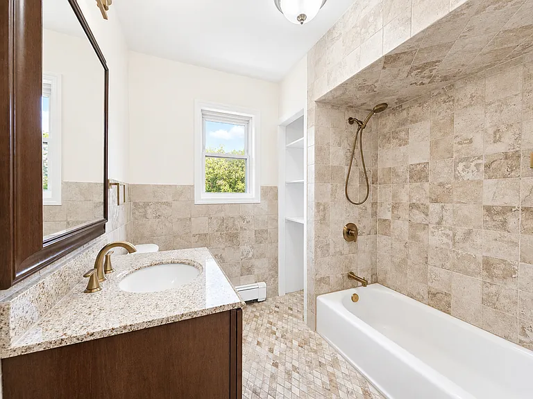 18 Van Rensselaer St #2 — Photo 14