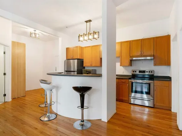1410 W 2nd St SW #213, Calgary, AB T2R 1R1
