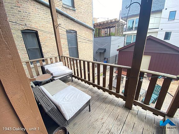 3rd image of 1943 N Oakley Ave #3149737