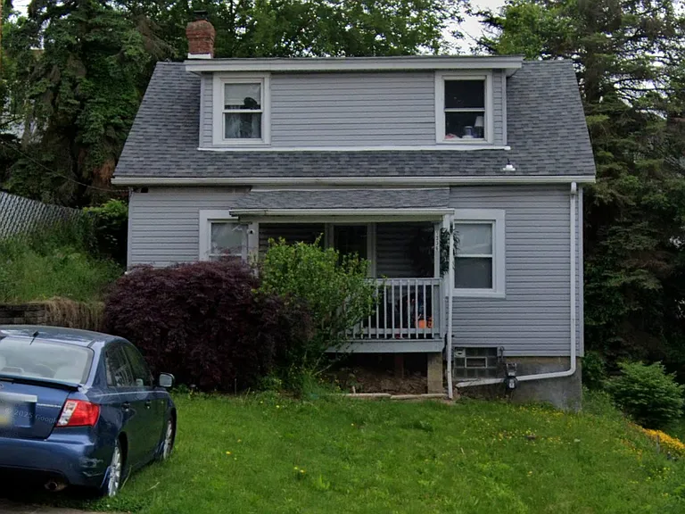 1336 Fallowfield Ave — Photo 1