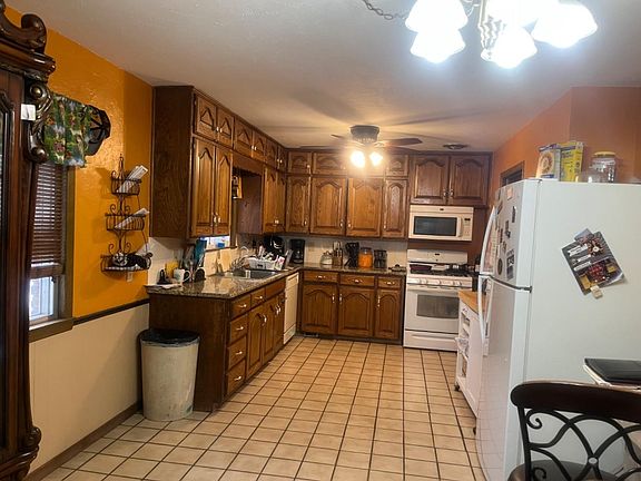 4th image of 1720 N Cain Ave