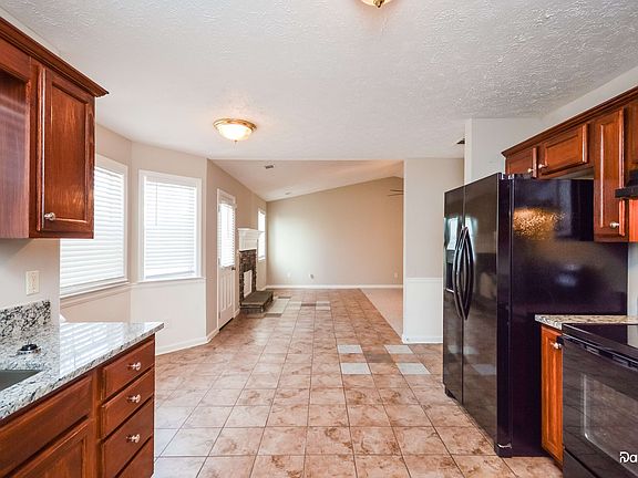 2nd image of 300 Claremont Dr