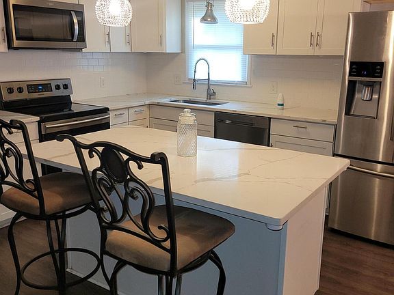3rd image of 103 Wedgewood Drive