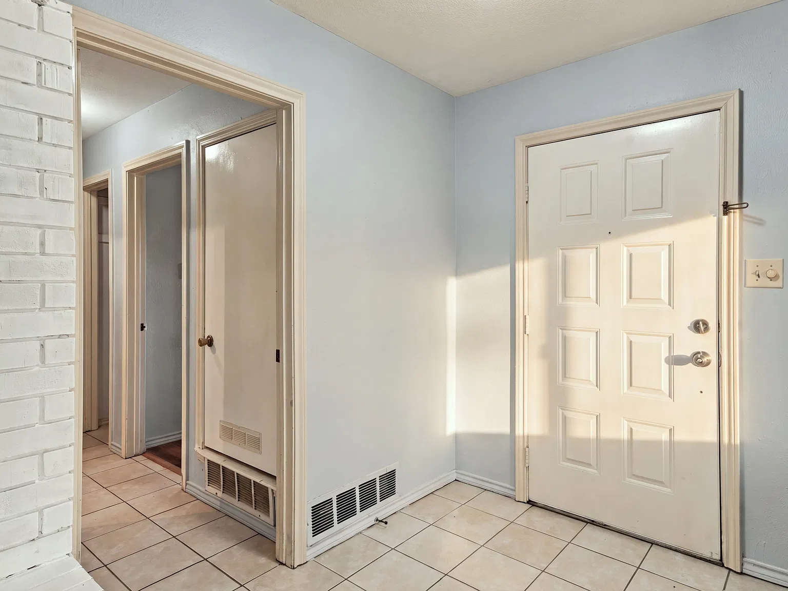 4 bed, 2.5 bath, 1733 sqft, $1,850 — Photo 4