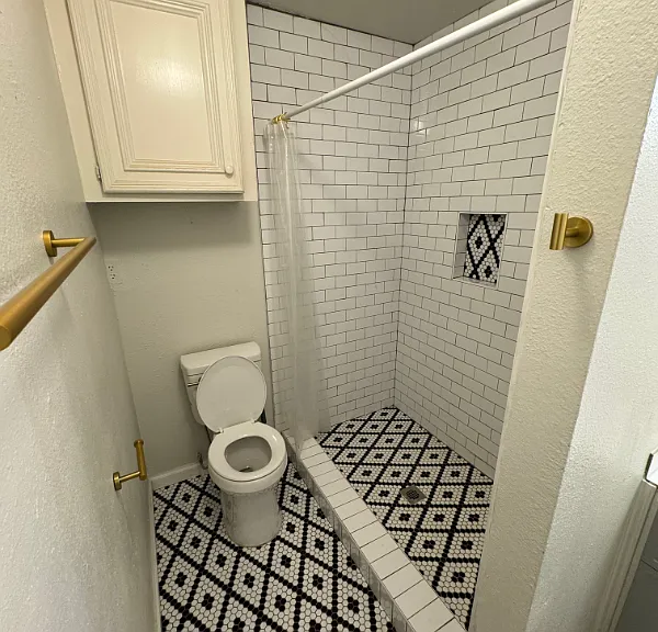 905 Avenue K — Photo 7
