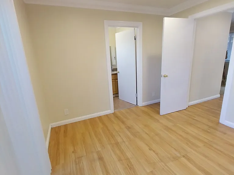502 Maple St #2 — Photo 6