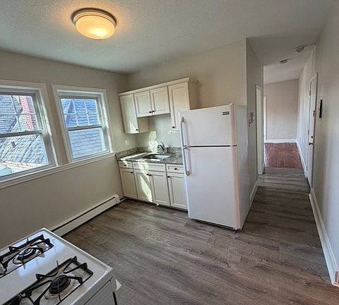 3rd image of 87 Webster St APT 5