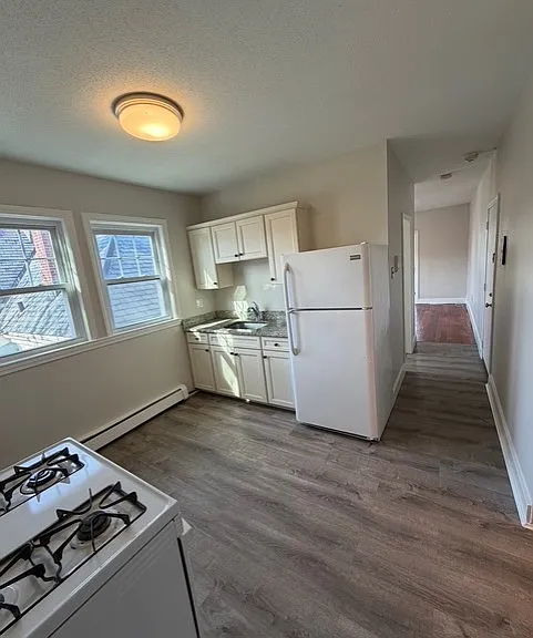 87 Webster St #5 — Photo 1