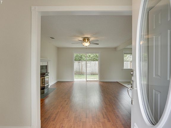 4th image of 1413 NE 129th Ct