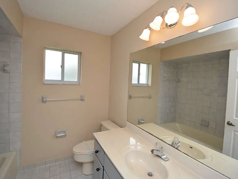 30 Farmsworth Dr #B — Photo 23