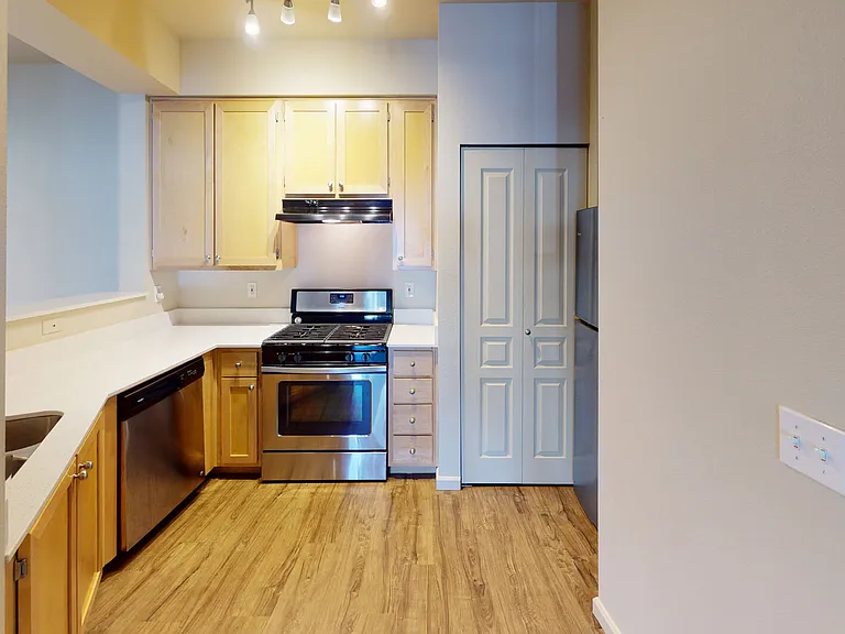 The Hawthorne Apartments — Photo 51