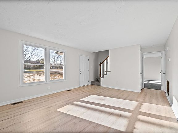 5th image of 419 Beasley Dr
