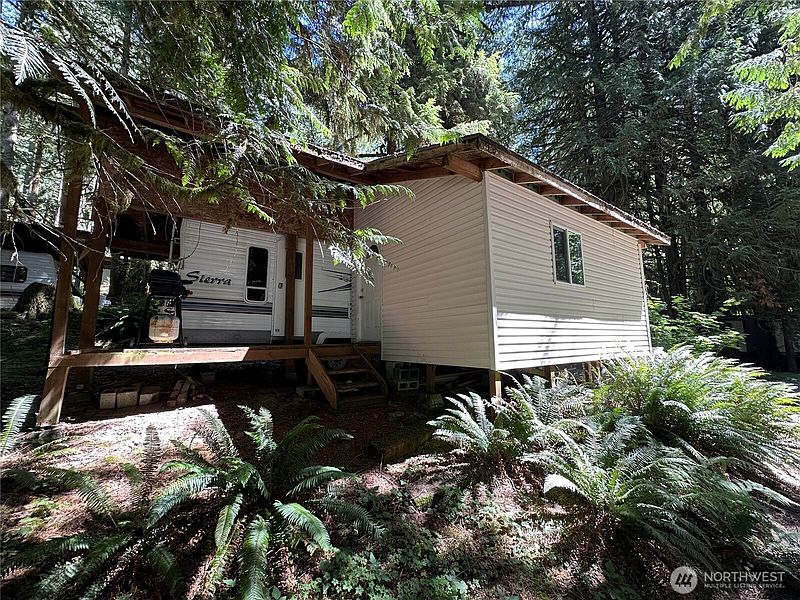4th image of 4394 Sahalee Trail
