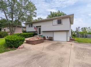 303 W South St, Spring Hill, KS 66083