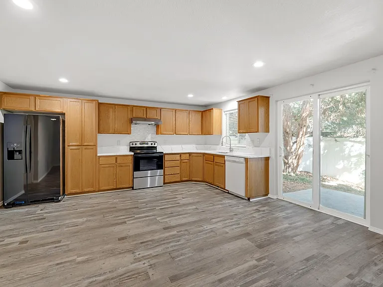 2537 NE 127th Ave — Photo 8