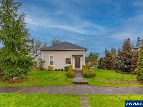 205 N 3rd St, Jefferson, OR 97352