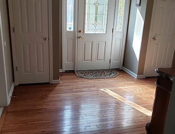 3rd image of 585 Oberlochen Way