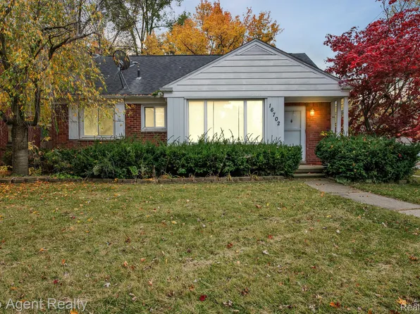 16702 Veronica Ave, Eastpointe, MI 48021
