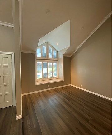 2nd image of 1081 S Burlwood Dr