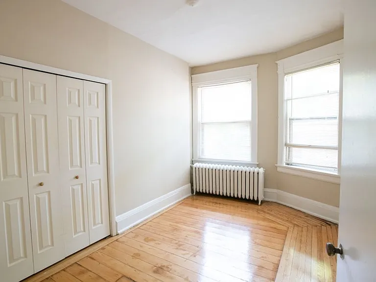 2216 E Ivanhoe Apartments — Photo 42