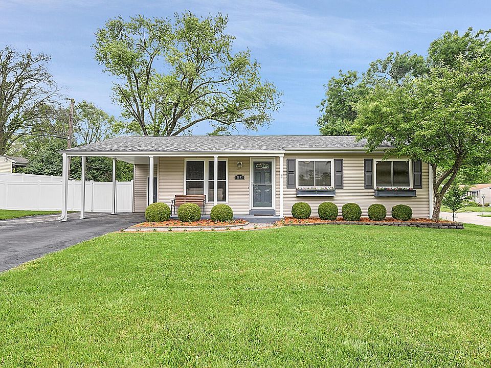 1st image of 2883 Beechwood Ln