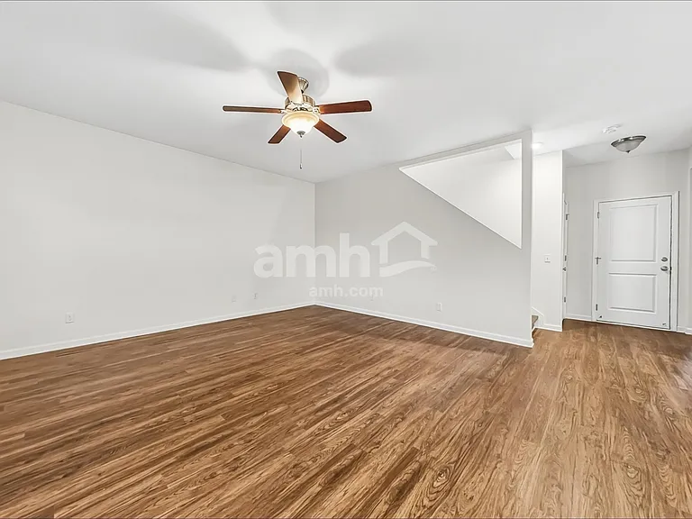 319 Crabapple Cir — Photo 7